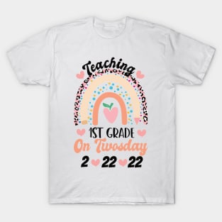 Happy Twosday Tuesday February 22nd 2022 - Funny 2/22/22 Souvenir Gift T-Shirt